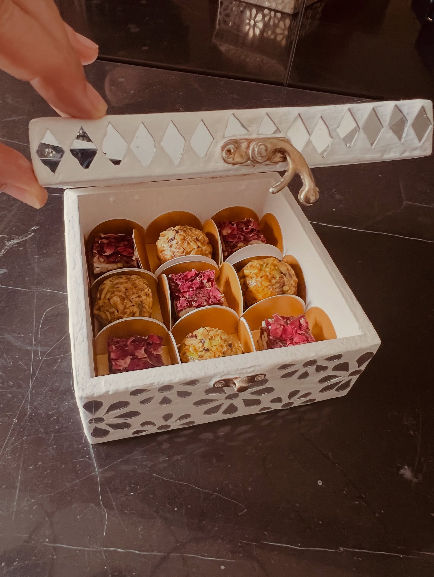 Celebrating the charm of #handmade this Diwali—a beautifully #handcrafted #box filled with delicious homemade sweets made by @craftedbybhoomi
Pure love in every detail❤️

#ekambyseri #diwali #handmade #box #handcraftedwithlove #handcraftedinindia #handcrafted #white #whites #wedding #smallbusinesslove #smallbusinessowners #viralpost2025 #diwali2025 #2025 #ahmedabad #gifts #hampers